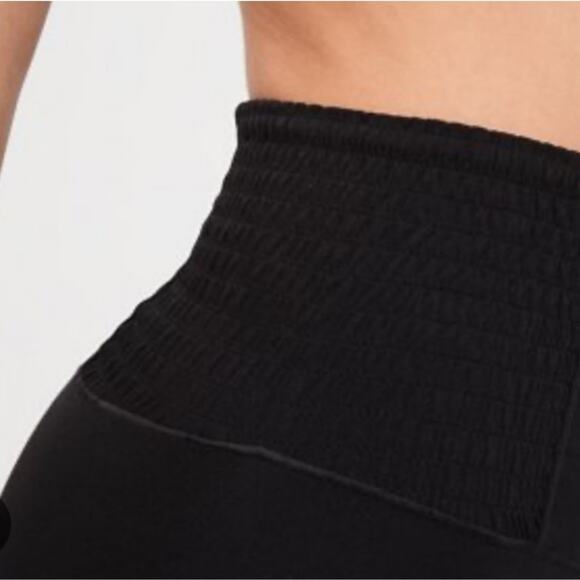 Aerie Offline Real Me Smocked Black Super Flare Hi Rise Yoga Legging S NWT - Picture 2 of 12